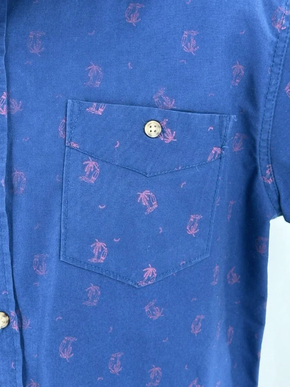 Free Planet Men's Button Front Shirt Blue Red Beach Surfing Memorial 4th Large - Picture 2 of 10